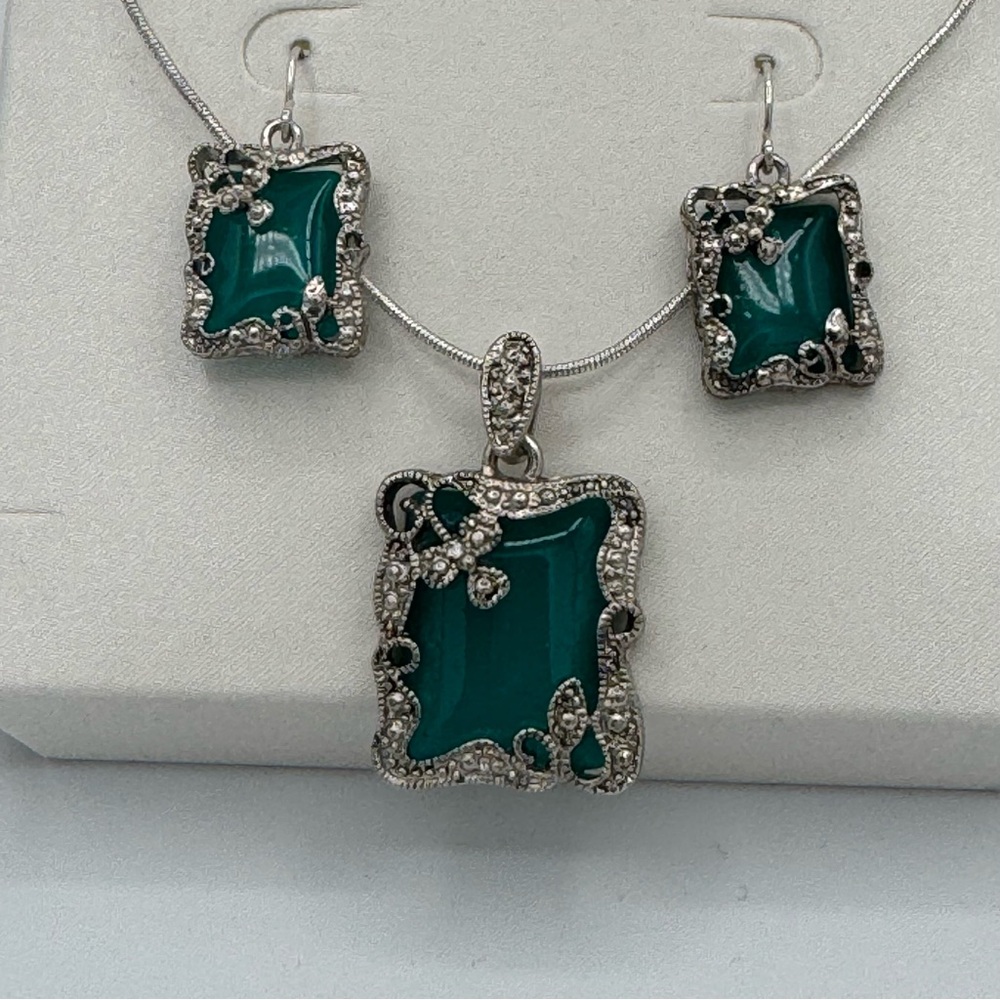 Elegant Filigree Silver and Turquoise Green Pendant Necklace and Earrings Set